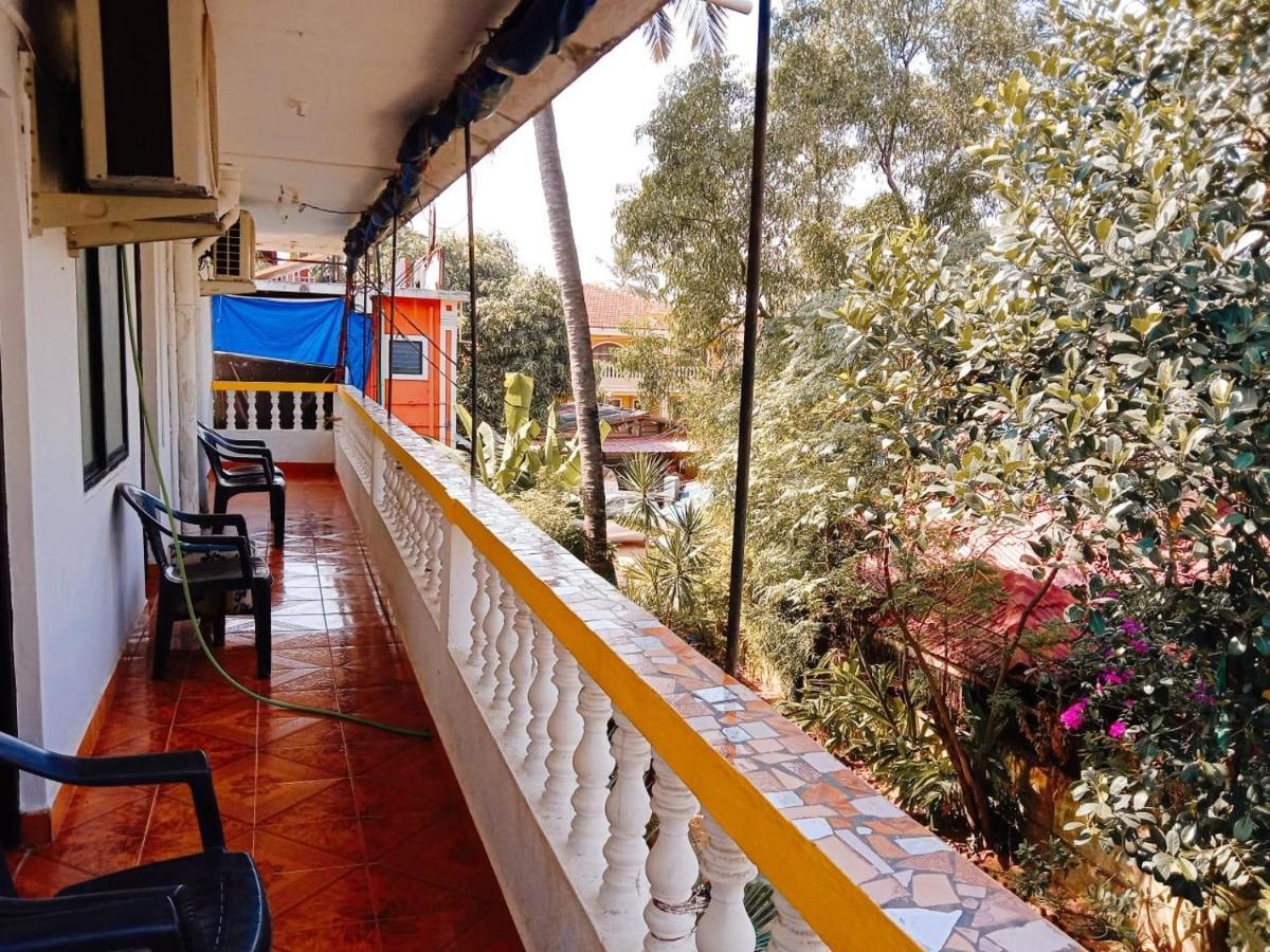 Baga Beach Paradise Hotel Bagian luar foto