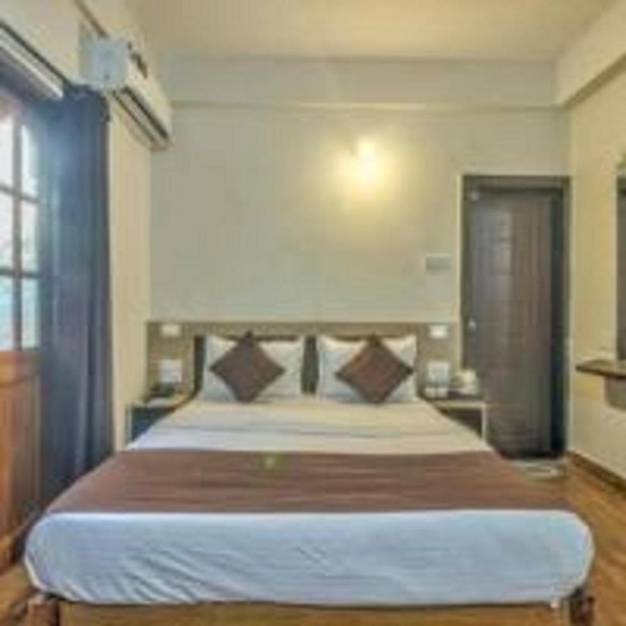 Baga Beach Paradise Hotel Bagian luar foto