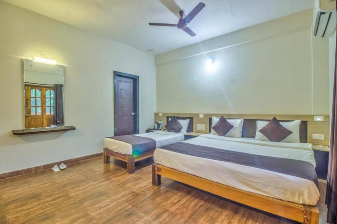 Baga Beach Paradise Hotel Bagian luar foto