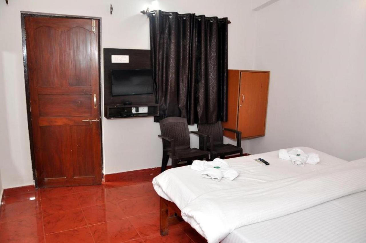 Baga Beach Paradise Hotel Bagian luar foto